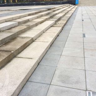 黄山芝麻灰、芝麻黑石材在市政广场的应用