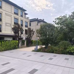 黄山 芝麻白与芝麻白搭配铺装，尺寸1200*600