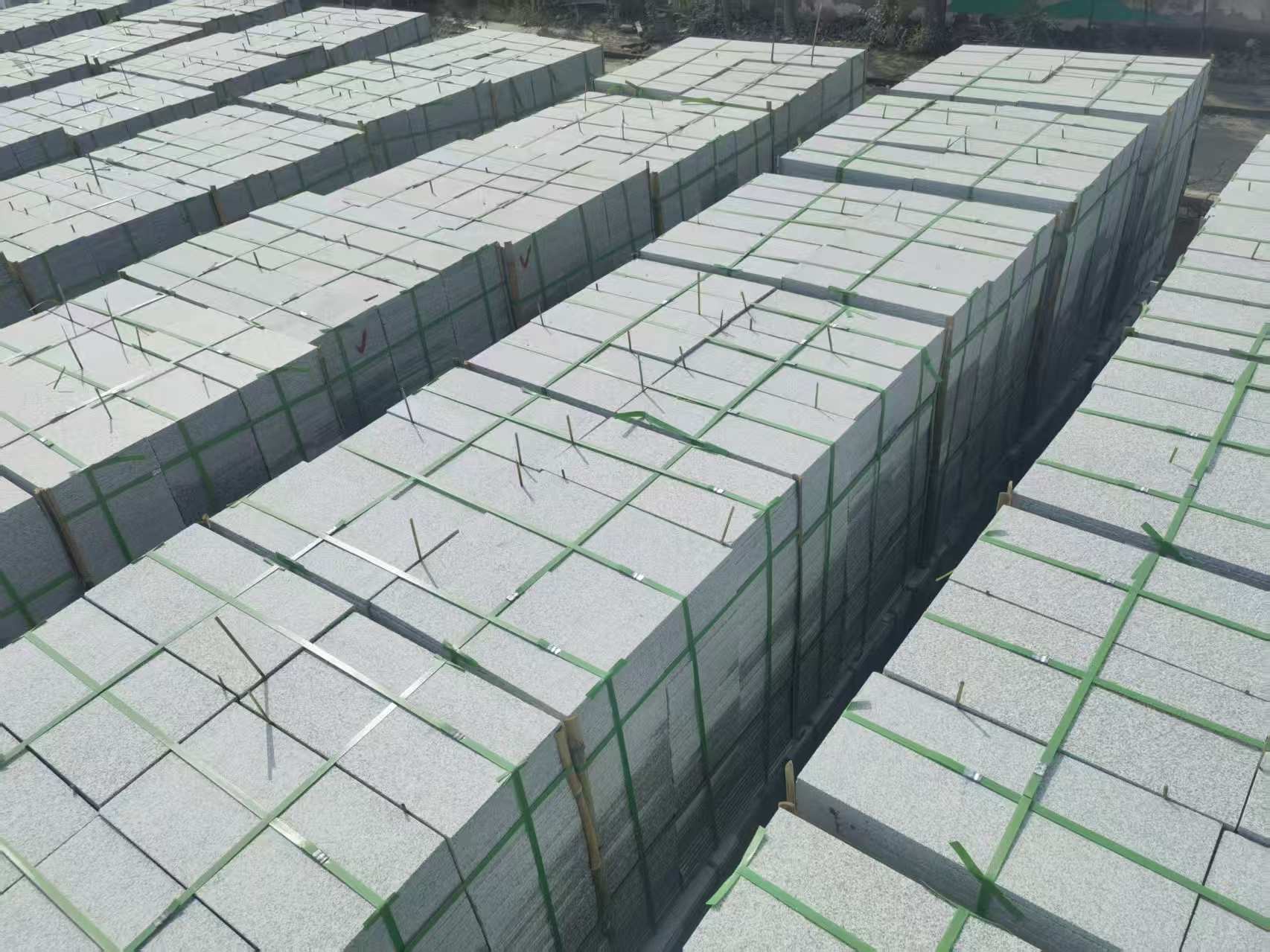 黄山 芝麻白1.8公分火烧300*600地铺，清仓大甩卖