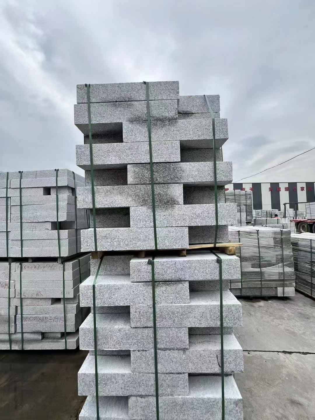 黄山 芙蓉白路沿石