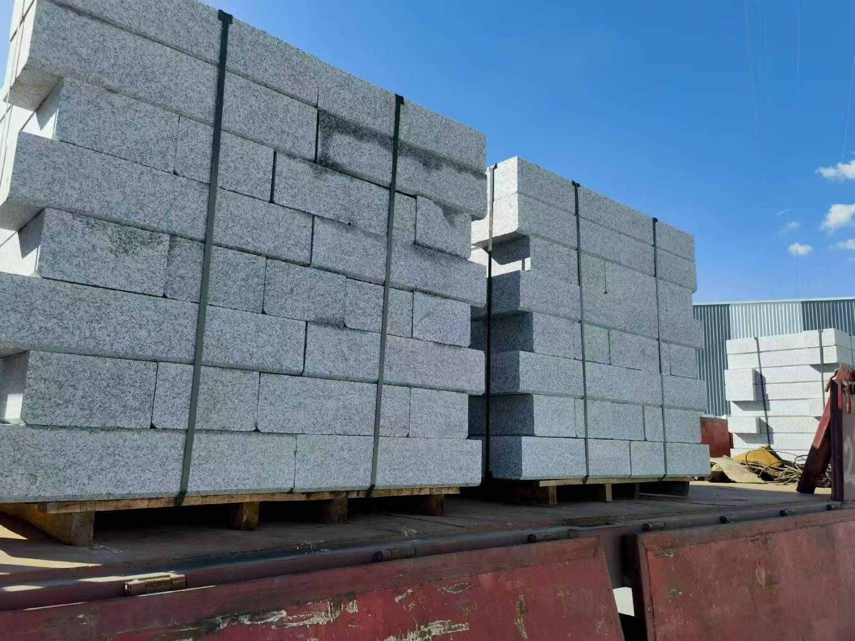 黄山 路沿石装车出货