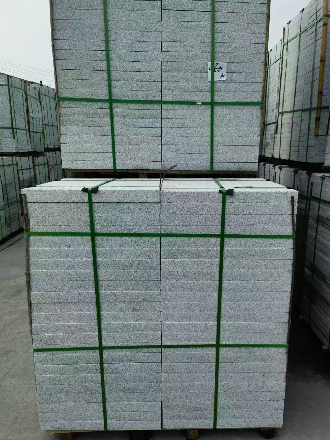 黄山 火烧面地铺石，街道广场园林市政工程板，1.8~5.0厚均有现货