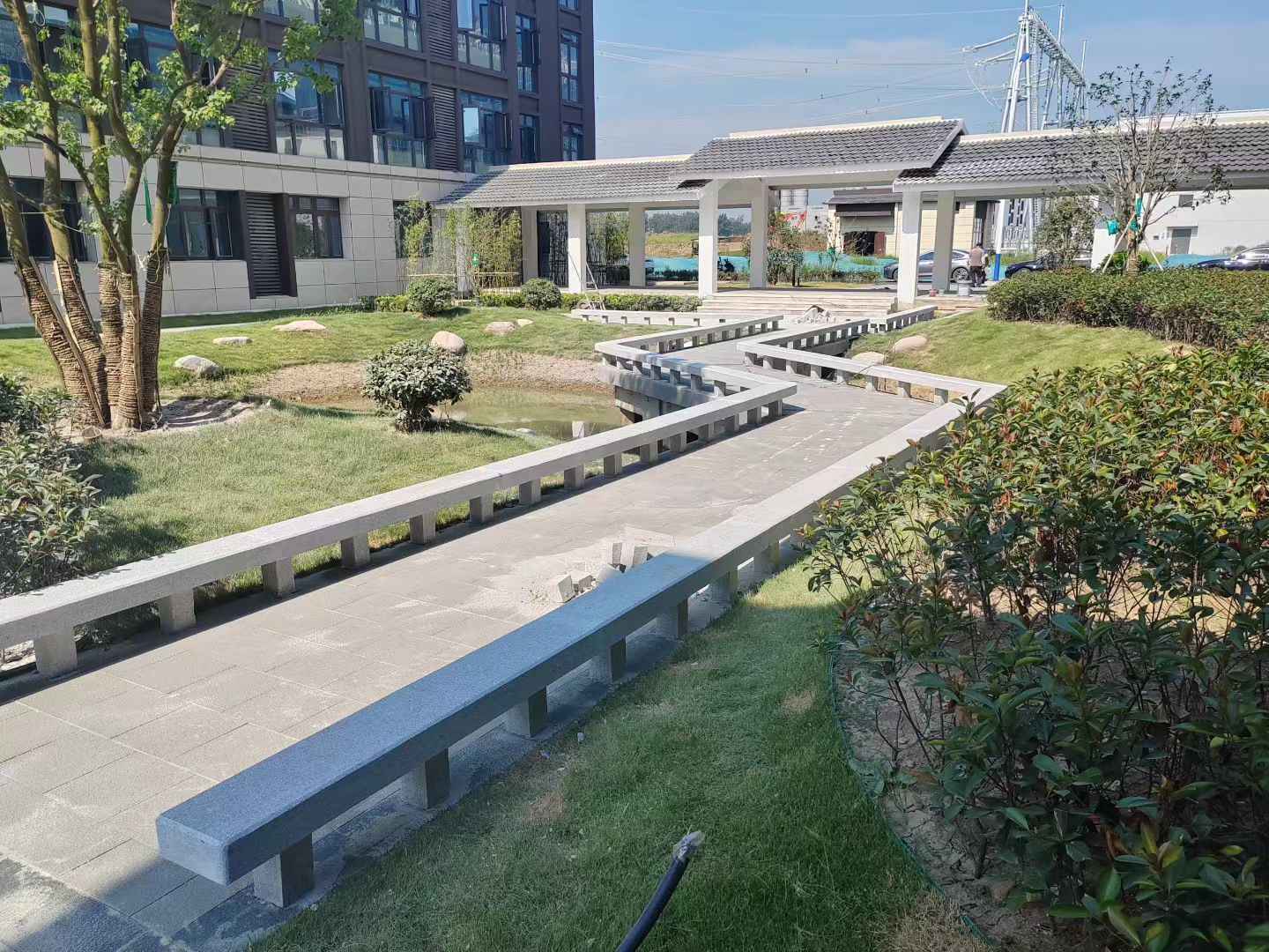 黄山 芝麻灰小区坐凳&栏杆安装效果