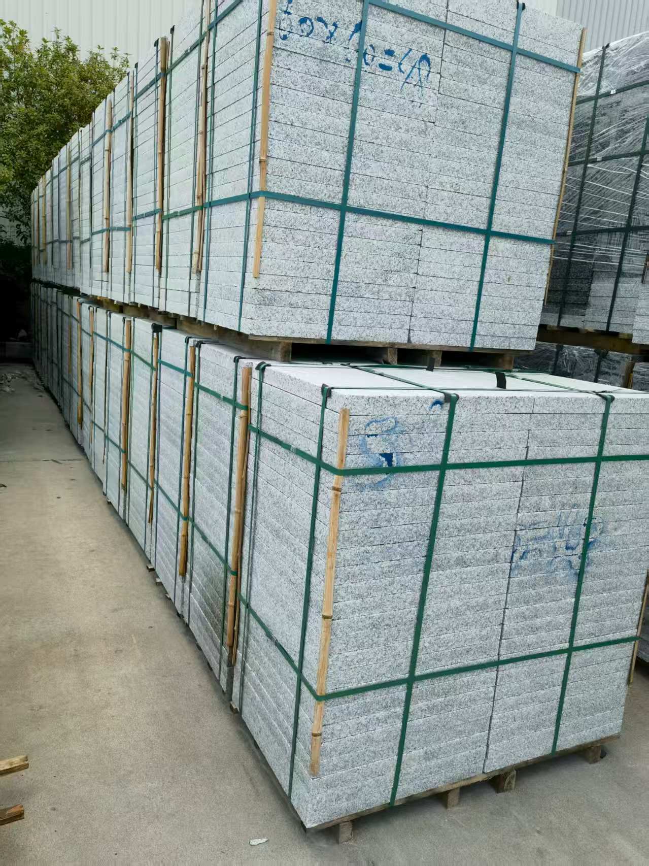 黄山 大花芙蓉白火烧成品，市政园林广场地铺石