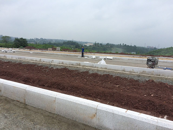 黄山花岗岩路沿石在市政道路上的应用