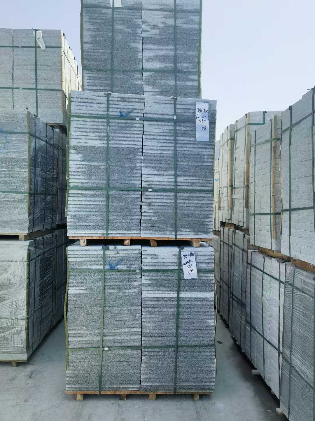 黄山芝麻白地铺成品
